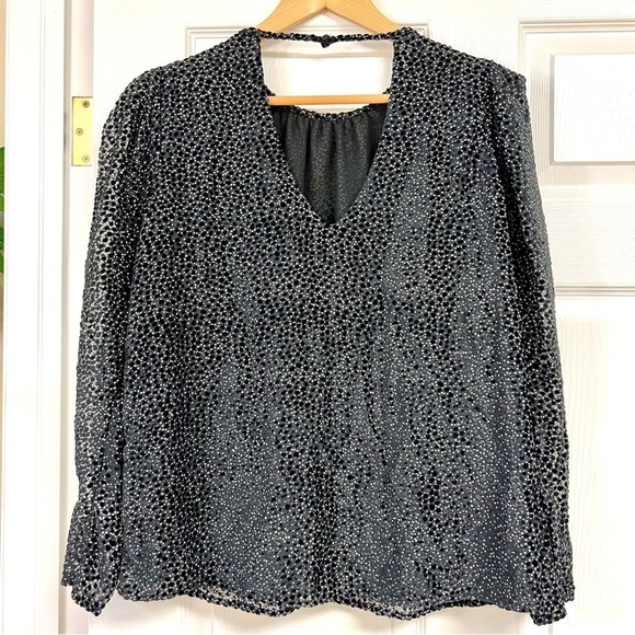 EXPRESS Speckled puffed long sleeves pleasant blouse black white polka dots L - Picture 9 of 11